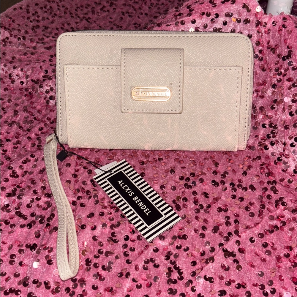 Alexis Bendel Winter White Zip Around Wallet NWT